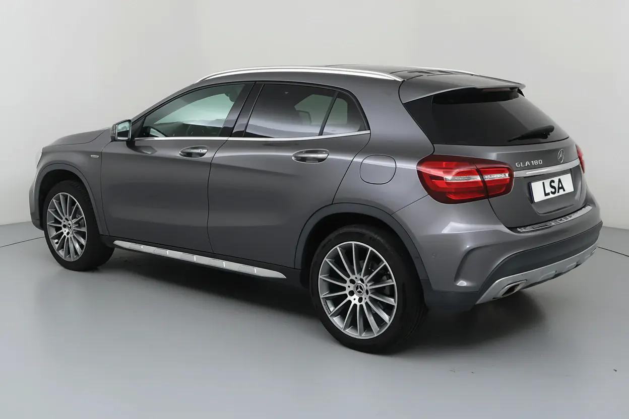 Mercedes-Benz GLA Lille vue 3 Mercedes-Benz GLA en leasing sans apport à Lille — vue 3
