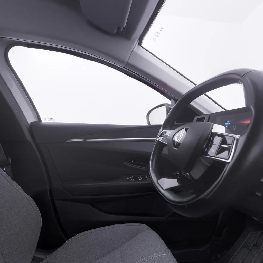 Renault Mégane E-Tech Lille vue 4 Renault Mégane E-Tech en leasing sans apport à Lille — vue 4